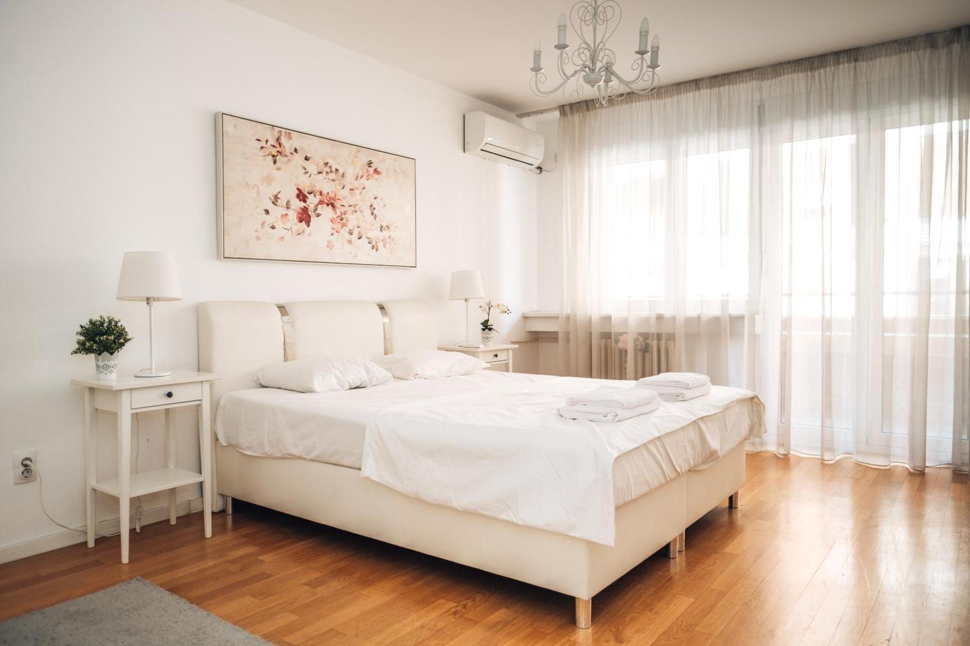 Crown Central Three Bedroom Apartment Belgrad Zewnętrze zdjęcie